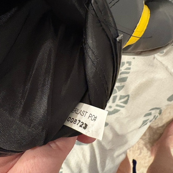 Everlast Classic Boxing Training Gloves. - Picture 3 of 3